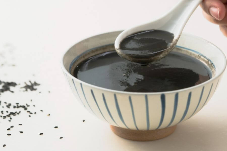 白髮變黑髮秘方！如何改善白頭髮？