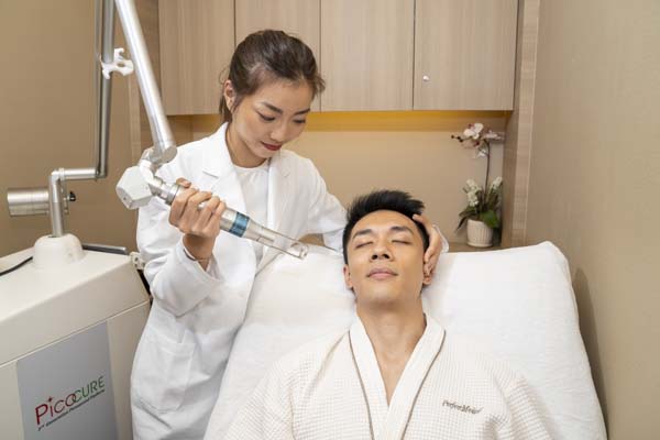 進行激光去斑療程